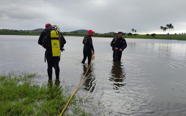 Sob a superfície: o trabalho silencioso dos mergulhadores de resgate