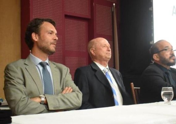 Subprocurador-Geral marcou presença em evento de comemoração dos 30 anos da Atricon