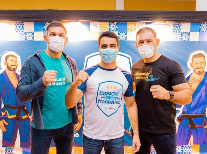 Prefeito JHC lança Esporte para Além das Fronteiras para beneficiar mais de 6 mil alunos