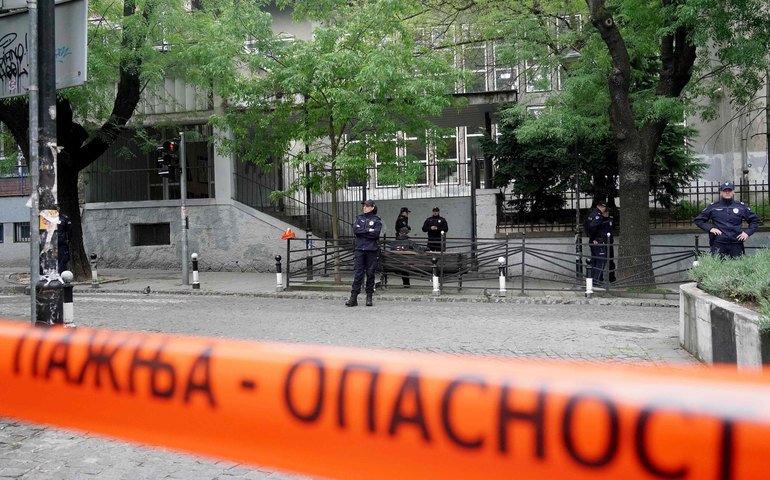 Adolescente de 14 anos mata oito crianças em escola na Sérvia