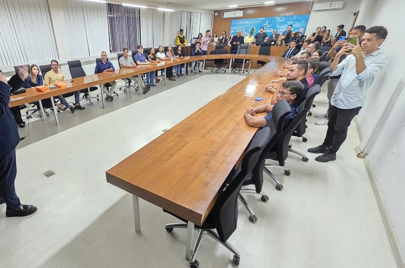 Concursados da Câmara conhecem estrutura administrativa da Prefeitura durante visita técnica