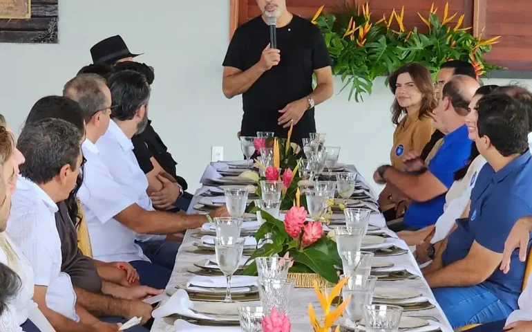 Encontro entre prefeitos e Lira mostra força política para candidatura em 2026