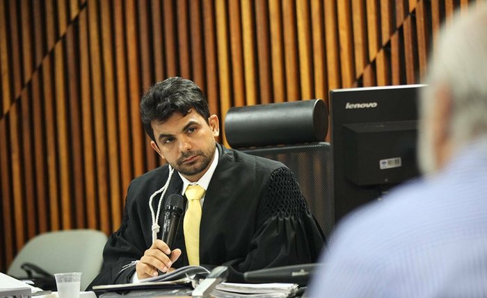 CNJ diz não haver motivos para retirar juiz Helestron Costa do processo