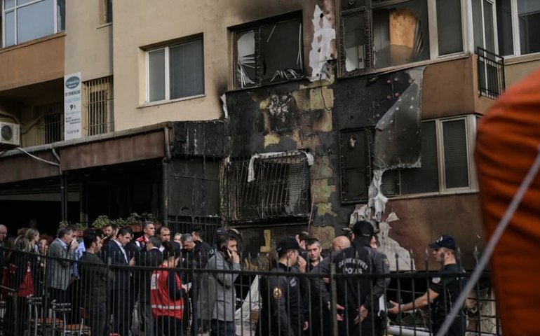 Incêndio em boate que funcionava dentro de porão de prédio em Istambul deixa ao menos 29 mortos