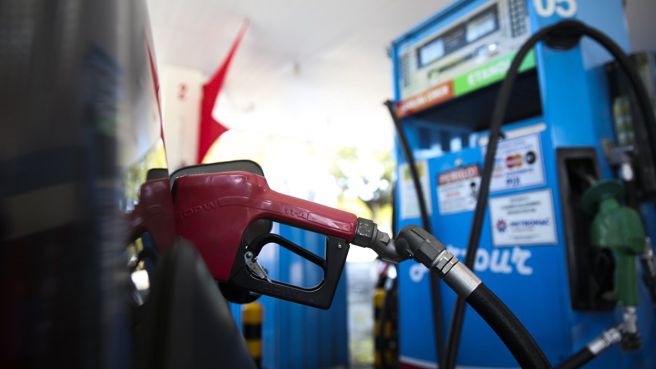 Tributos da gasolina são zerados e subsídios a combustíveis, ampliados