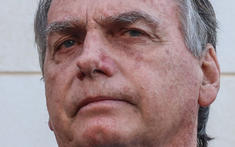 Equipe médica de Bolsonaro descarta complicações pós-cirúrgicas