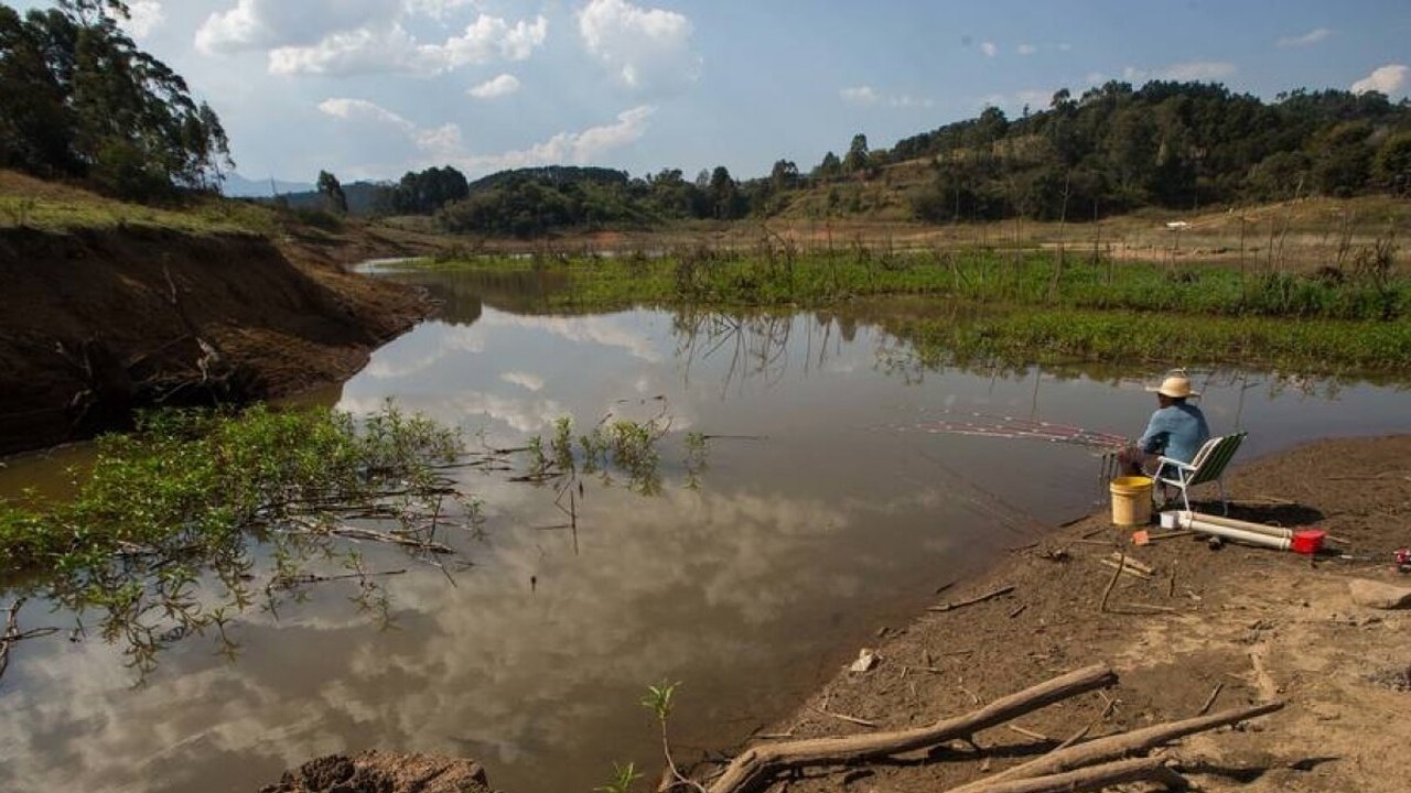 Pouca chuva faz Sistema Cantareira operar em alerta; Sabesp descarta risco