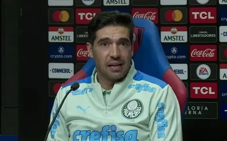 Abel Ferreira lamenta resultado pelo que Palmeiras produziu: 'No fim conta quem fez mais gols'