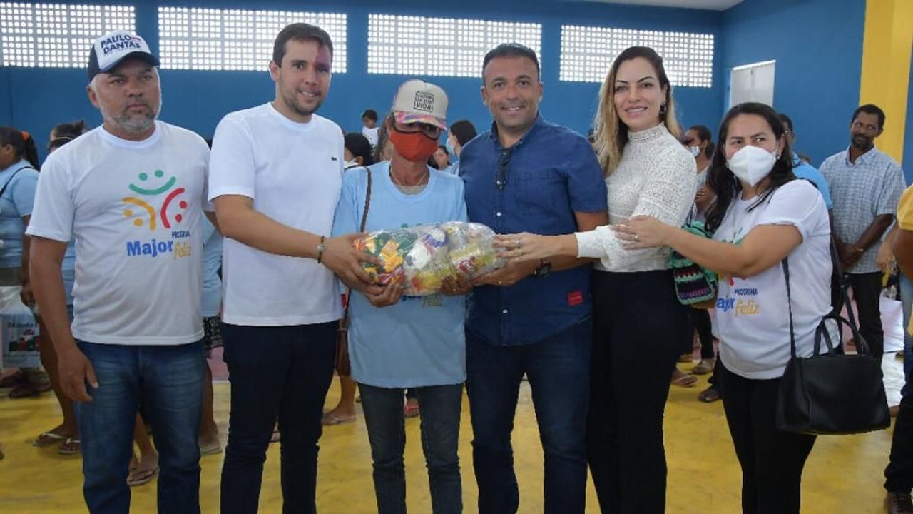 Programa Major Feliz faz nova entrega de cestas nutricionais a famílias carentes