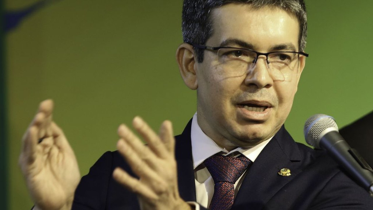 Randolfe: Lira está certo; não temos número constitucional na Câmara