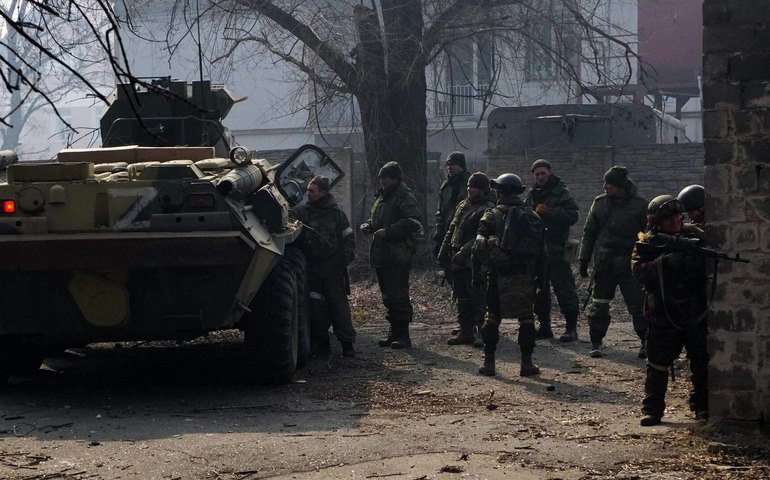 Exército da Rússia pode criar um enorme caldeirão para as forças ucranianas em Donbass, diz analista