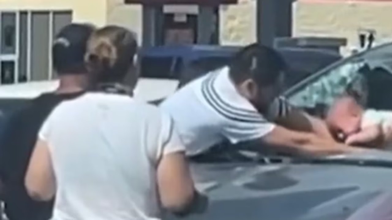 Homem quebra vidro do próprio carro nos EUA para salvar bebê do calor intenso
