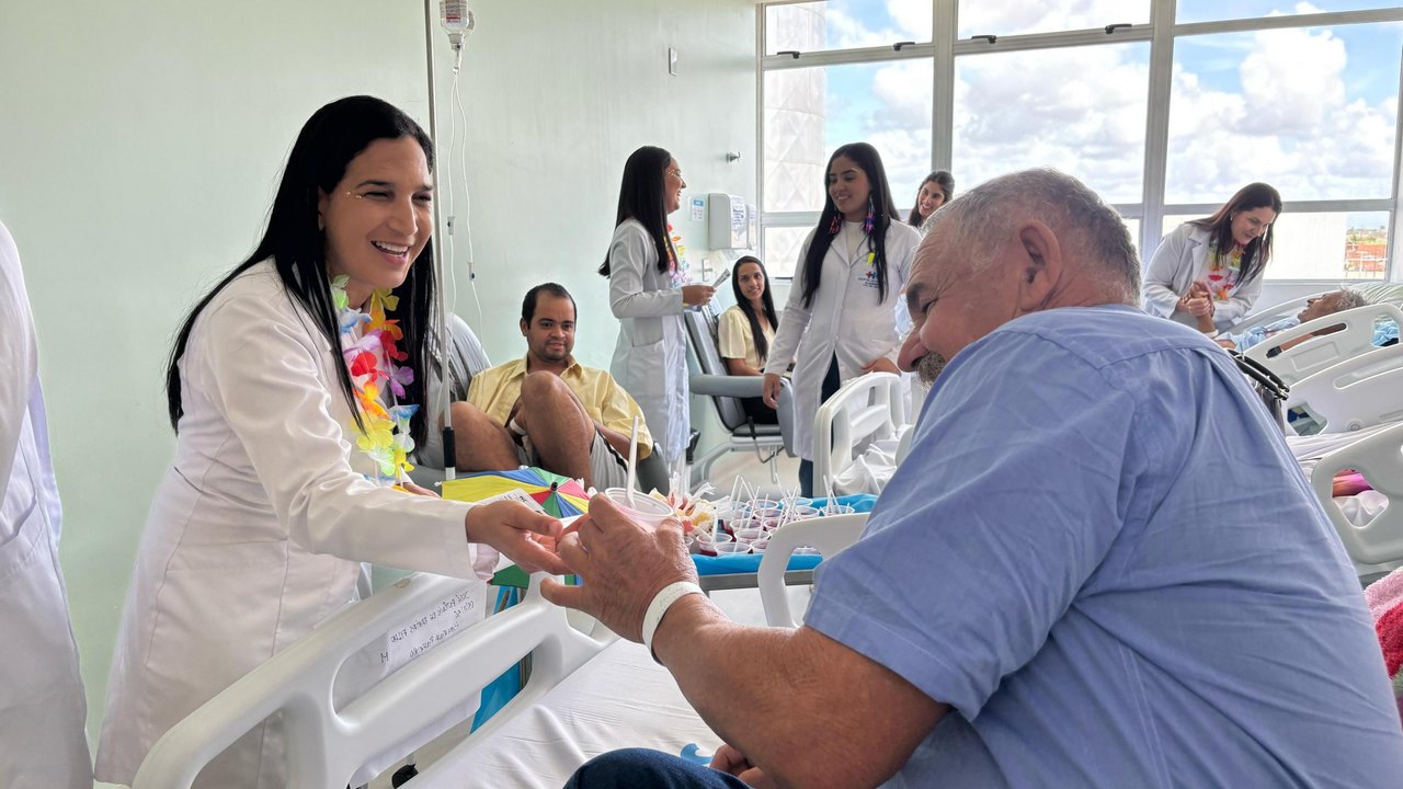 Hospital do Coração Alagoano promove ação sobre a importância da hidratação para pacientes cardíacos