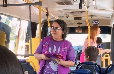 Sala Lilás da Arsal participa de ação Passageira Segura na Rodoviária