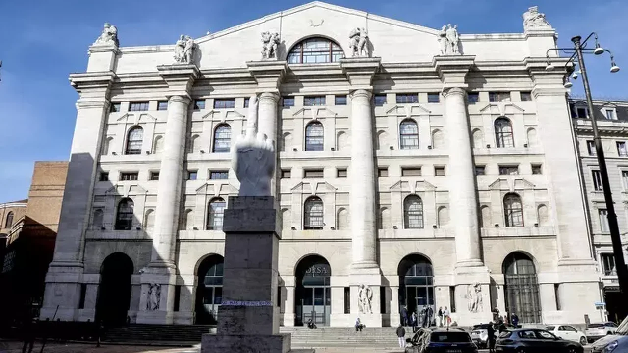 Bolsa de Milão ultrapassa 53 mil pontos e bate novo recorde