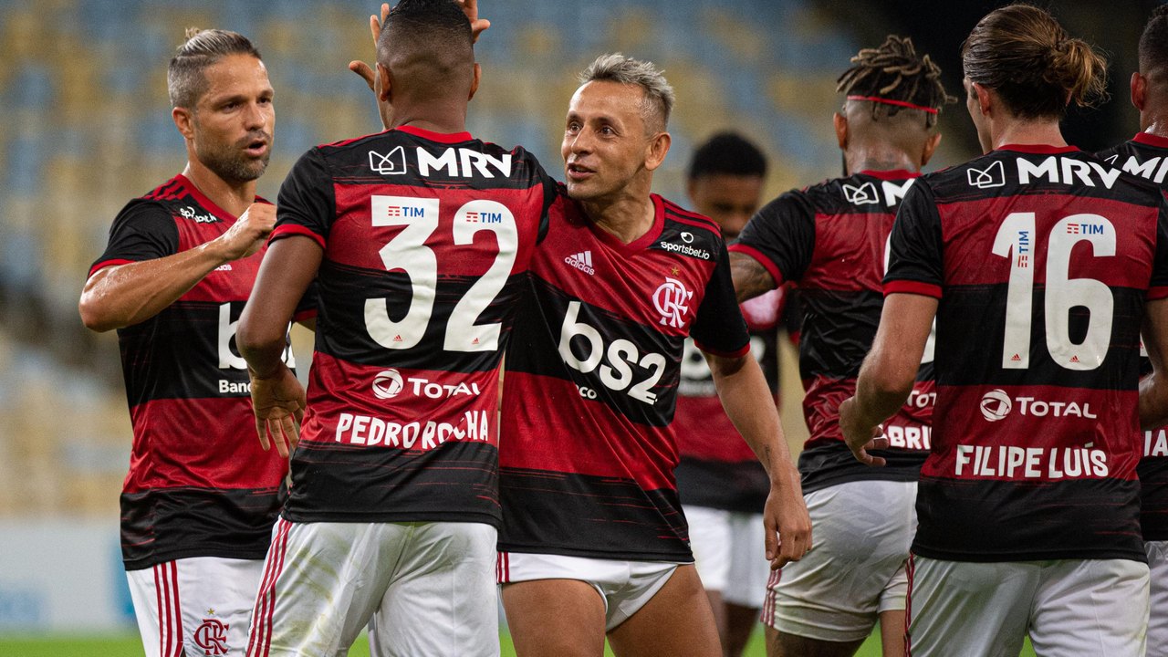 Flamengo vence Fluminense e abre vantagem na final do Carioca