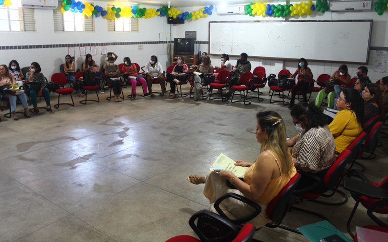 Educação realiza encontro para discutir prevenção à violência nas escolas