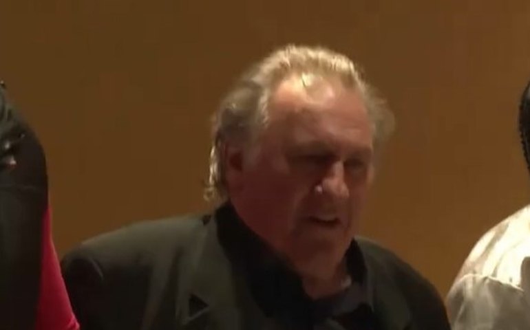 Ator francês Gérard Depardieu é condenado por agressão sexual contra duas mulheres