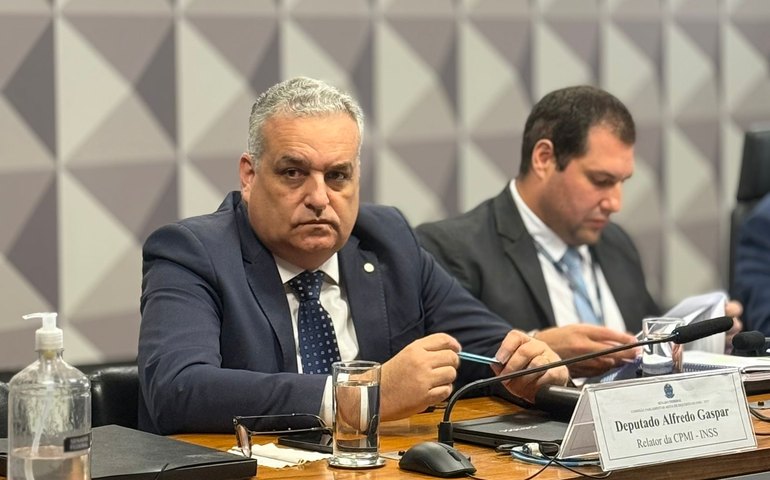 Alfredo Gaspar questiona CGU sobre ter retardado a suspensão do SINDNAPI (de irmão do Lula) e da CONAFER, mesmo apontadas em fraudes bilionárias no INSS