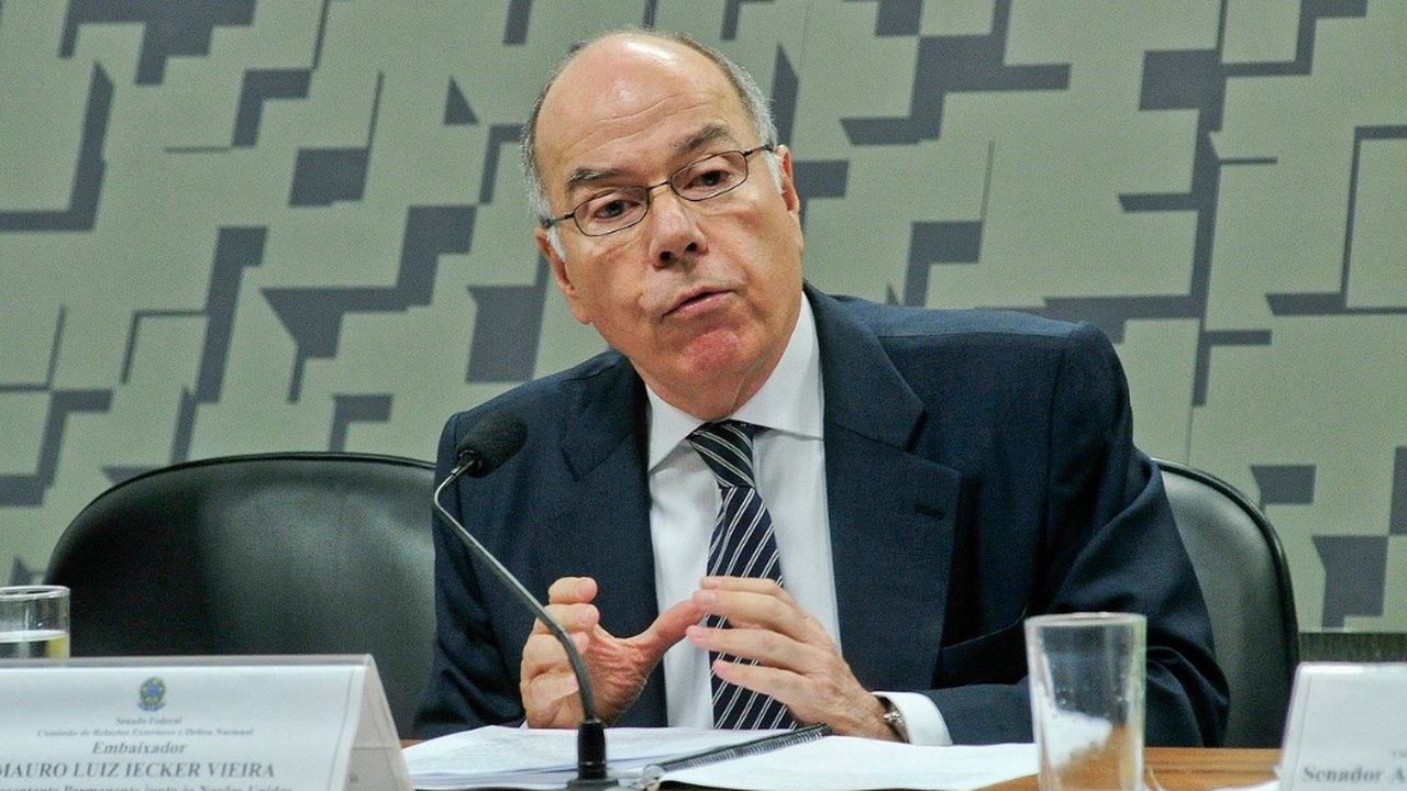 Embaixador na Croácia é anunciado para Itamaraty horas antes de derrota do Brasil
