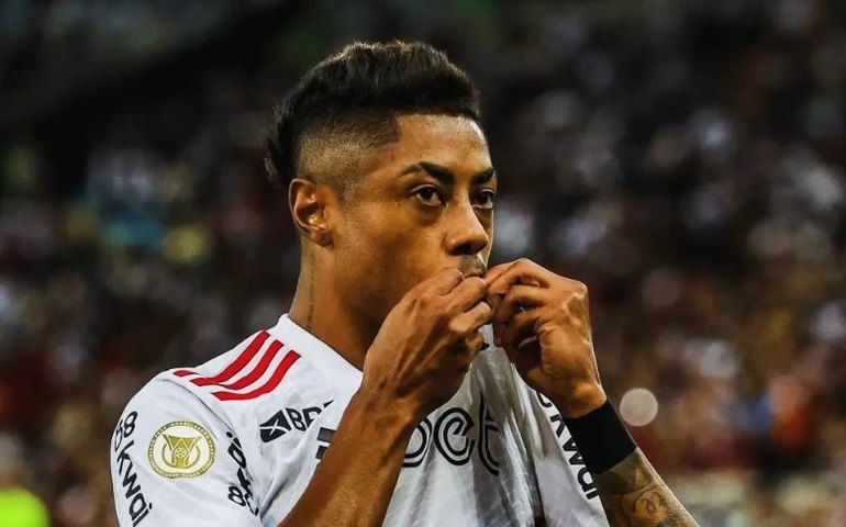 Bruno Henrique sofre trauma no pé esquerdo durante treino e vira o 8º desfalque do Flamengo