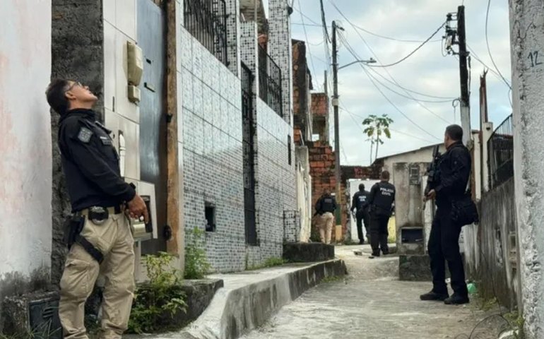 Trinta e cinco pessoas são presas e uma é morta em ação na Bahia