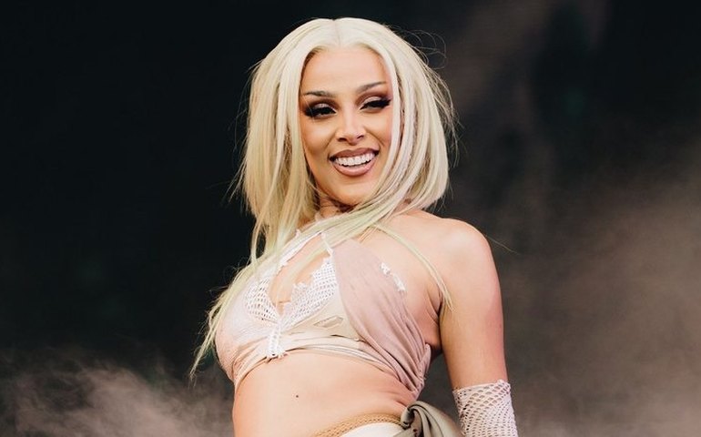 Doja Cat cancela shows após passar por cirurgia nas amígdalas