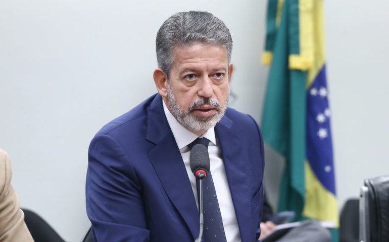 Lira diz que discussão vai levar a candidato de centro-direita mais agregador que radical