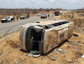 Acidente com time de basquete deixa sete mortos em rodovia no Ceará