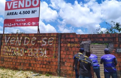 Convívio Social multa imobiliária por publicidade irregular em área da prefeitura