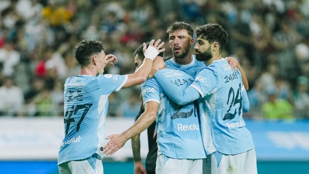 City goleia 'freguês' Norwich com brilho de brasileiro e avança na Copa da Liga Inglesa