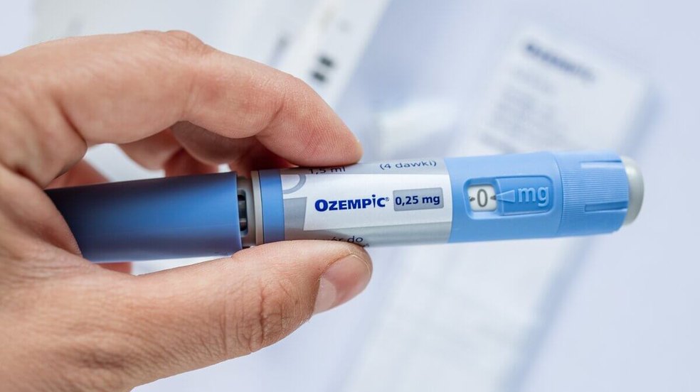 Estudo liga medicamentos como Ozempic e Wegovy a maior risco de doença ocular grave