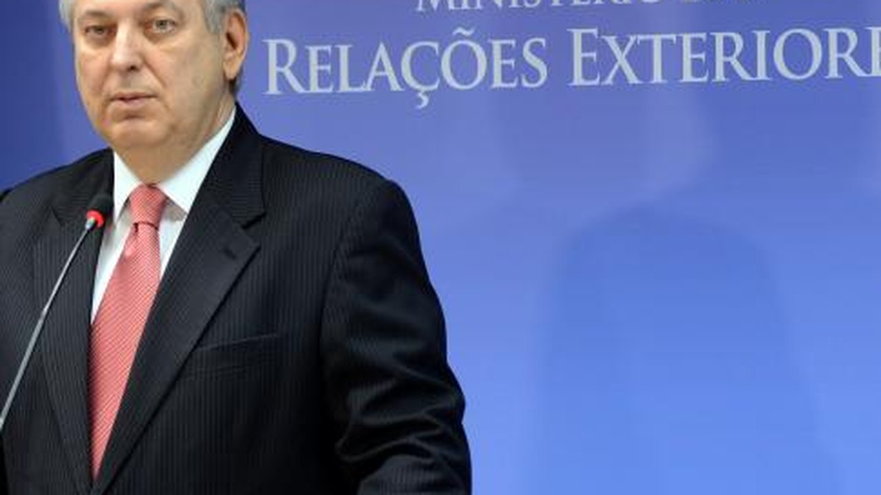 Figueiredo vai aos EUA para tratar sobre espionagem