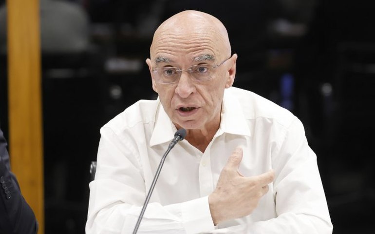 Comissão aprova projeto que limita em 6 meses prazo para análise de processo administrativo prioritário