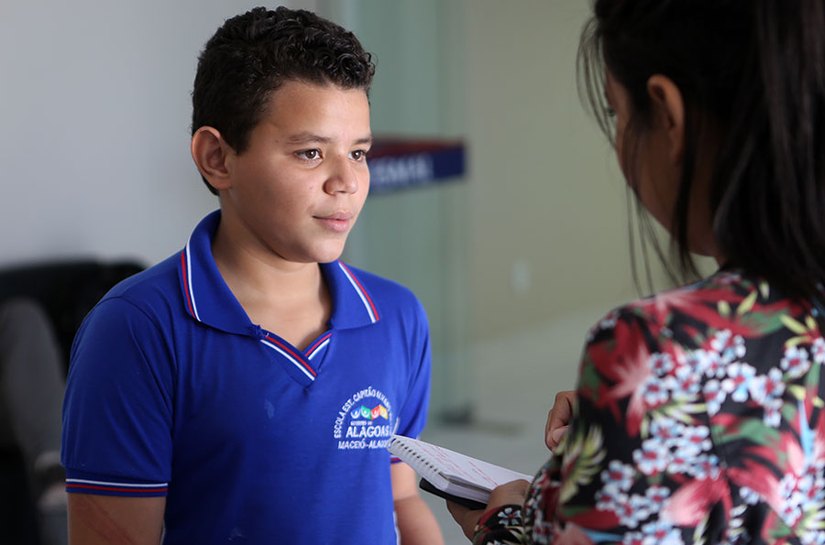 Esmal oferece sessão de cinema para mais de 300 estudantes