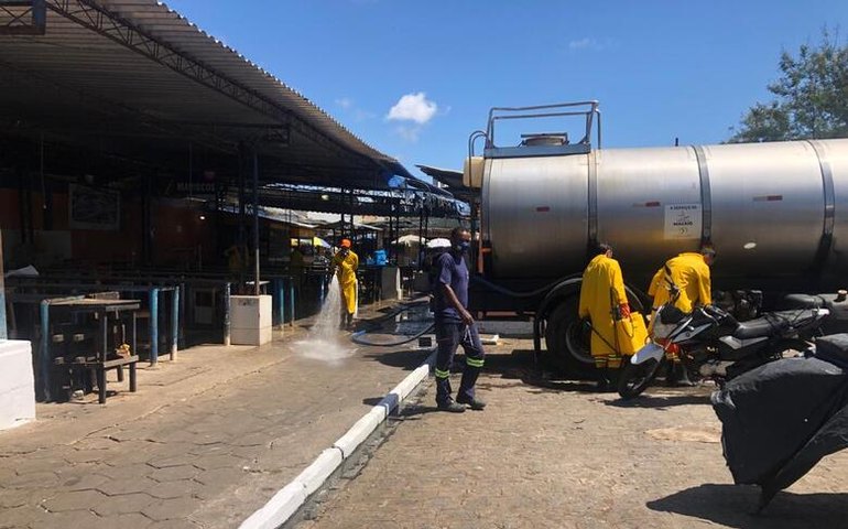 Mercado da Produção recebe mutirão e passa por serviço de desinfecção e limpeza