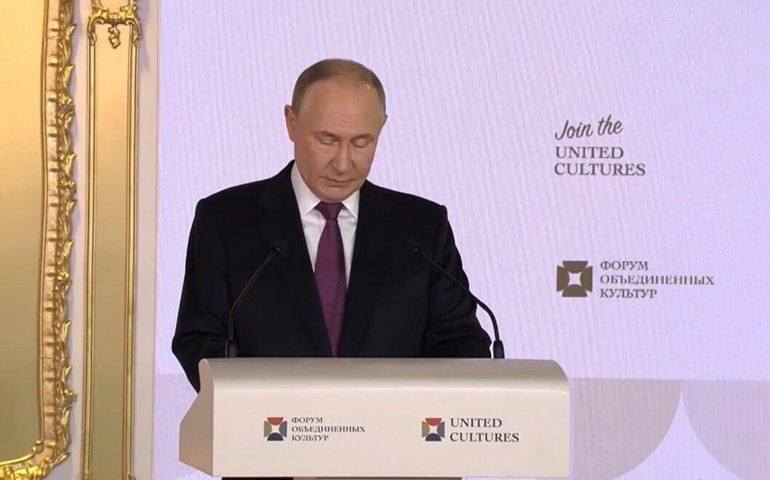 Putin se manifesta contra a desvalorização dos valores da liberdade e dos direitos humanos