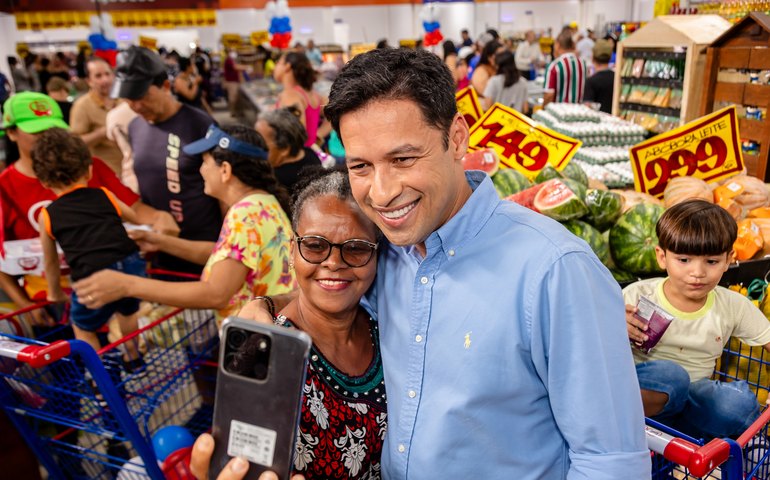 Vice-prefeito destaca geração de emprego durante inauguração de 4ª loja de rede de supermercado