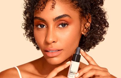 Make + skincare: a tendência internacional de maquiagem com tratamento é protagonista dos novos itens de Make B. Hyaluronic, do Boticário