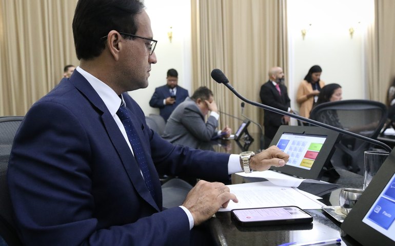 Deputados analisam 18 vetos constantes na Ordem do Dia