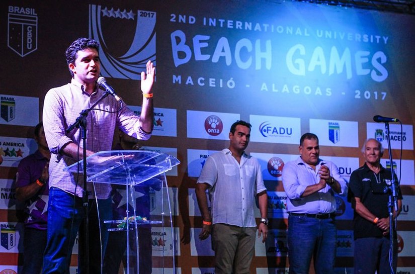 Prefeito Rui Palmeira participa da abertura do Beach Games em Maceió