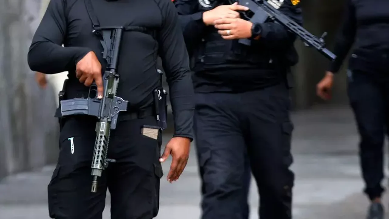 Drones sobrevoam palácio presidencial na Venezuela e são derrubados a tiros