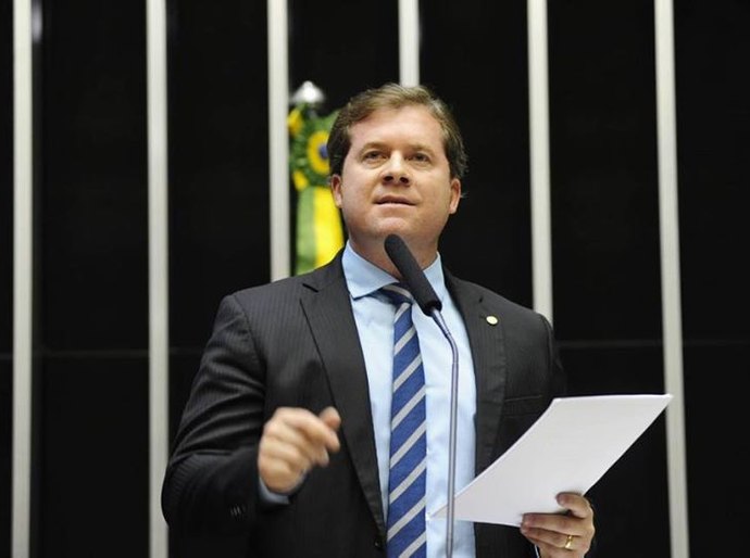 Deputado Marx Beltrão critica proposta que corta R$ 10 bi do Bolsa Família