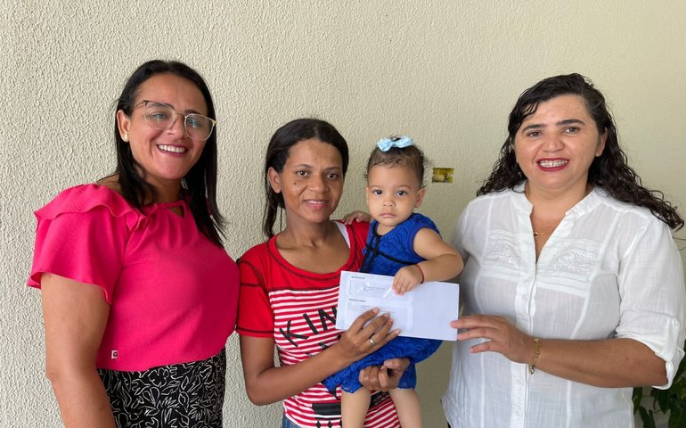 Programa Cria: prefeitura de Anadia entrega cartões a 90 novos beneficiários