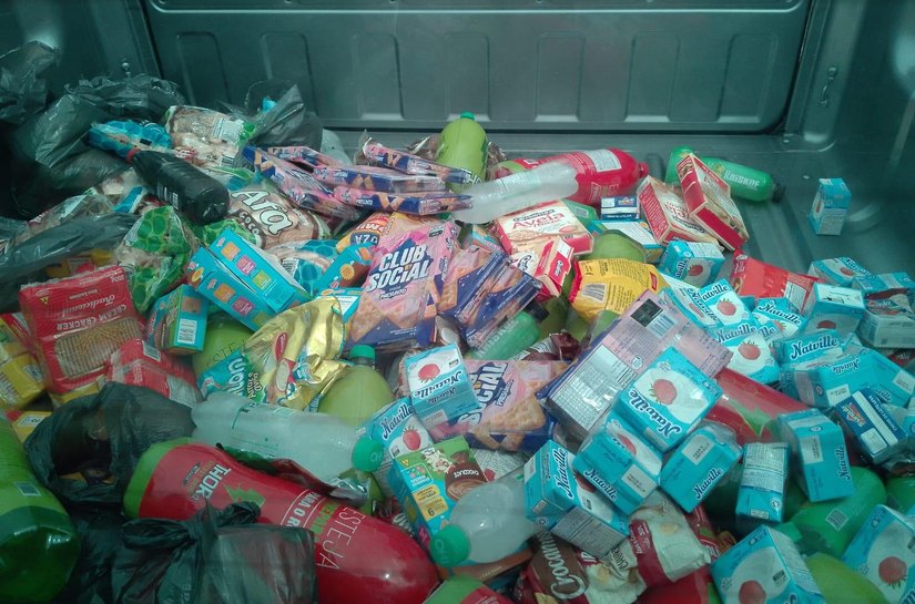 Vigilância Sanitária apreende 300 kg de alimentos estragados na Levada