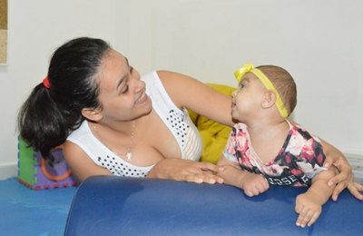 Secretaria de Saúde oferece atendimento humanizado a crianças com microcefalia