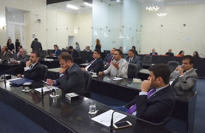 Com pauta destrancada, deputados apreciam e votam diversas matérias 