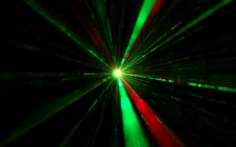 Cientistas chineses constroem laser portátil capaz de operar no deserto do Saara sem resfriamento