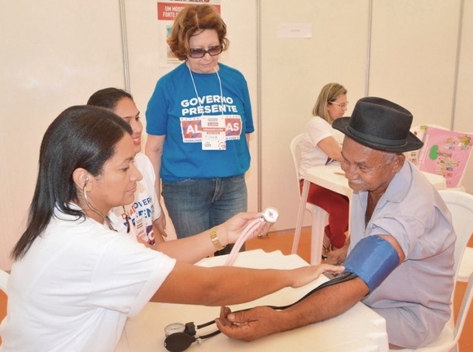 Sesau leva serviços para Cacimbinhas durante dia D do Governo Presente