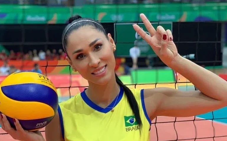 Jaqueline volta a atacar para levar o Pinheiros à elite da Superliga de vôlei